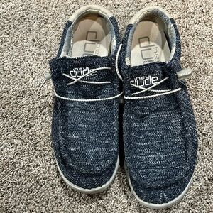 Hey Dudes blue, men’s size 11. Like new!!